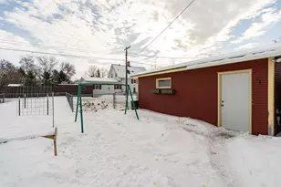 906 Stearns St, Crookston, MN 56716 - Photo 35