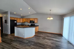 1702 41st Ave S, Moorhead, MN 56560 - Photo 3