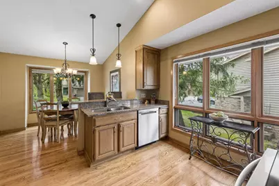 6843 Stonewood Court, Eden Prairie, MN 55346 - Photo 7