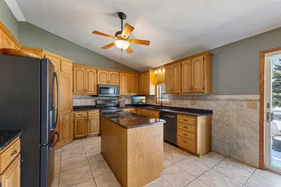 509 Chatfield Lane, Belle Plaine, MN 56011 - Photo 9