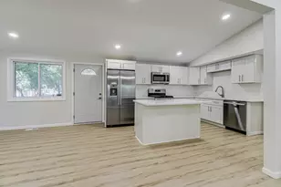 835 Niagara Ln N, Plymouth, MN 55447 - Photo 9