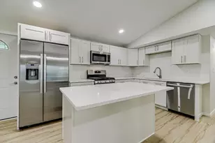 835 Niagara Ln N, Plymouth, MN 55447 - Photo 5