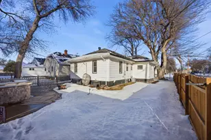 719 15th St S, Fargo,  58103 - Photo 33