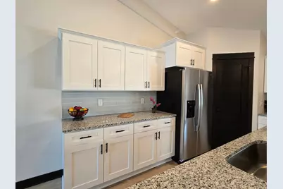 912 Katelyn Circle NE, Montgomery, MN 56069 - Photo 5