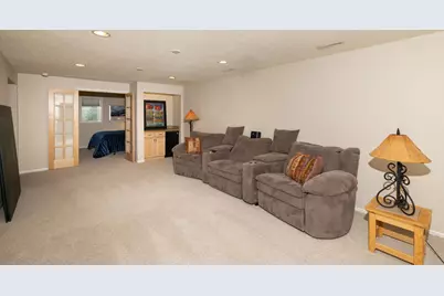 916 42nd Avenue N, Fargo, ND 58102 - Photo 45