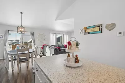 1710 67th Avenue S, Fargo, ND 58104 - Photo 5