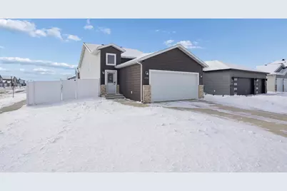 1710 67th Avenue S, Fargo, ND 58104 - Photo 1