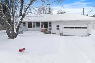 710 Maple Dr, Aurora, MN 55705 - Photo 1