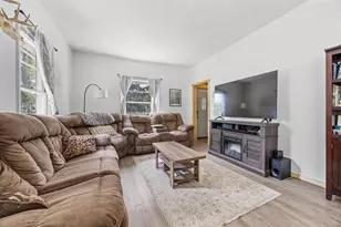 1035 University Dr N, Fargo, ND 58102 - Photo 7