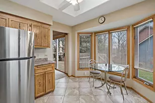808 Bryant Ln, Burnsville, MN 55337 - Photo 5