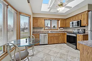 808 Bryant Ln, Burnsville, MN 55337 - Photo 3