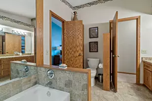 808 Bryant Ln, Burnsville, MN 55337 - Photo 17