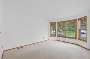 6621 Arlington Ct, Chanhassen, MN 55317 - Photo 13