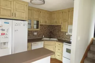 8761 N Maplebrook Cir, Brooklyn Park, MN 55445 - Photo 5