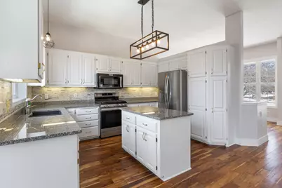 2045 Safari Heights Trail, Eagan, MN 55122 - Photo 9