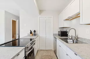 6499 Barrie Rd, Edina, MN 55435 - Photo 13