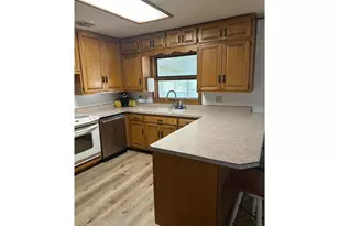 1002 Linden St, Luverne, MN 56156 - Photo 7