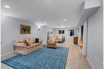 8425 Kell Avenue S, Bloomington, MN 55437 - Photo 27