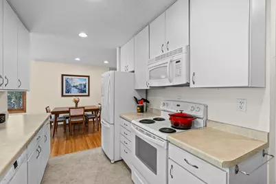 8425 Kell Avenue S, Bloomington, MN 55437 - Photo 17