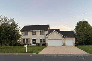 747 Willowmere Dr, Zumbrota, MN 55992 - Photo 1