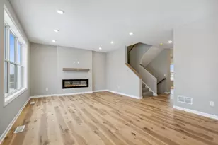 1943 Sparrow Dr, Shakopee, MN 55379 - Photo 9