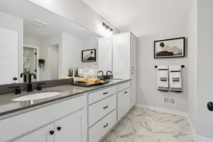 1943 Sparrow Dr, Shakopee, MN 55379 - Photo 11