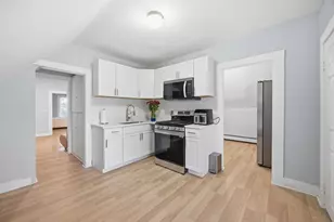 873 Sherburne Ave, Saint Paul, MN 55104 - Photo 1