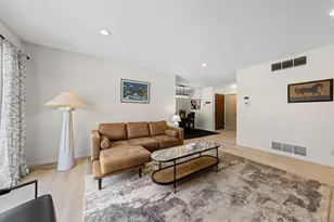 10746 Toledo Ct, Bloomington, MN 55437 - Photo 7