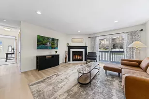 10746 Toledo Ct, Bloomington, MN 55437 - Photo 9