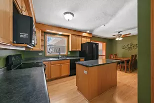 405 Sunrise Dr, Olivia, MN 56277 - Photo 9