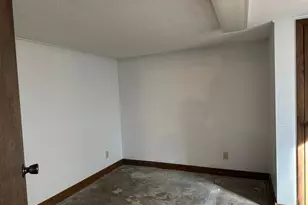 631 N Cedar St, Luverne, MN 56156 - Photo 25