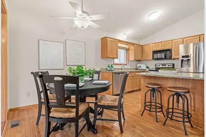 8001 Jeffery Avenue S, Cottage Grove, MN 55016 - Photo 7