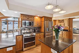 5833 Creek Valley Rd, Edina, MN 55439 - Photo 17