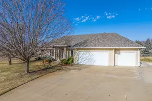 2631 Hawk Hill Ln SW, Rochester, MN 55902 - Photo 9