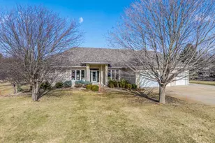 2631 Hawk Hill Ln SW, Rochester, MN 55902 - Photo 7