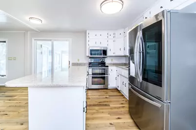 10935 S Thomas Avenue S, Bloomington, MN 55431 - Photo 3