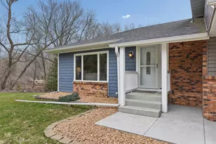 5831 Fawn Trail Cir, Woodbury, MN 55129 - Photo 5