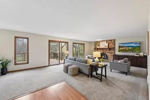 5831 Fawn Trail Cir, Woodbury, MN 55129 - Photo 17