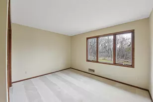 5831 Fawn Trail Cir, Woodbury, MN 55129 - Photo 31