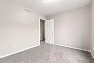 1571 Christie Pl, Saint Paul, MN 55106 - Photo 23