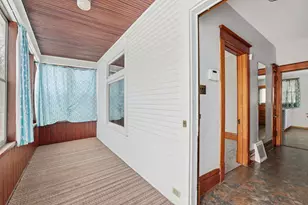 1009 Sherburne Ave, Saint Paul, MN 55104 - Photo 3