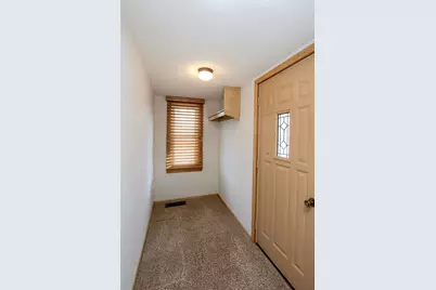 614 Elm Street NE, Hutchinson, MN 55350 - Photo 9