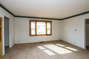 614 Elm St NE, Hutchinson, MN 55350 - Photo 5