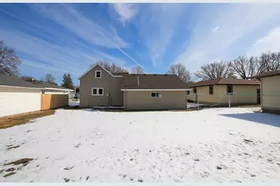 614 Elm Street NE, Hutchinson, MN 55350 - Photo 3