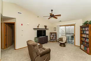 1911 Deerhaven Ln NE, Rochester, MN 55906 - Photo 3