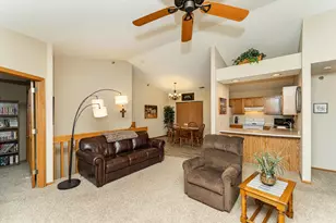 1911 Deerhaven Ln NE, Rochester, MN 55906 - Photo 5