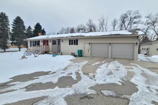 7607 University Dr S, Fargo, ND 58104 - Photo 3