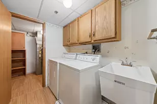 8121 34th Ave S, Bloomington, MN 55425 - Photo 23