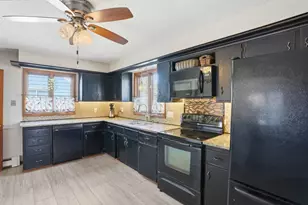 232 S Orange St, Waconia, MN 55387 - Photo 9