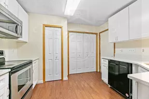 8456 Copperfield Way, Inver Grove Heights, MN 55076 - Photo 9